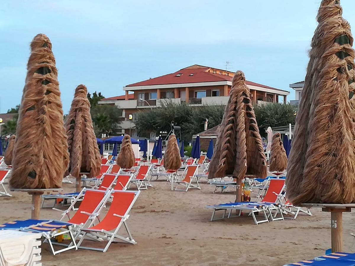 Appartamento Alba Rosa Francavilla Al Mare Exterior foto