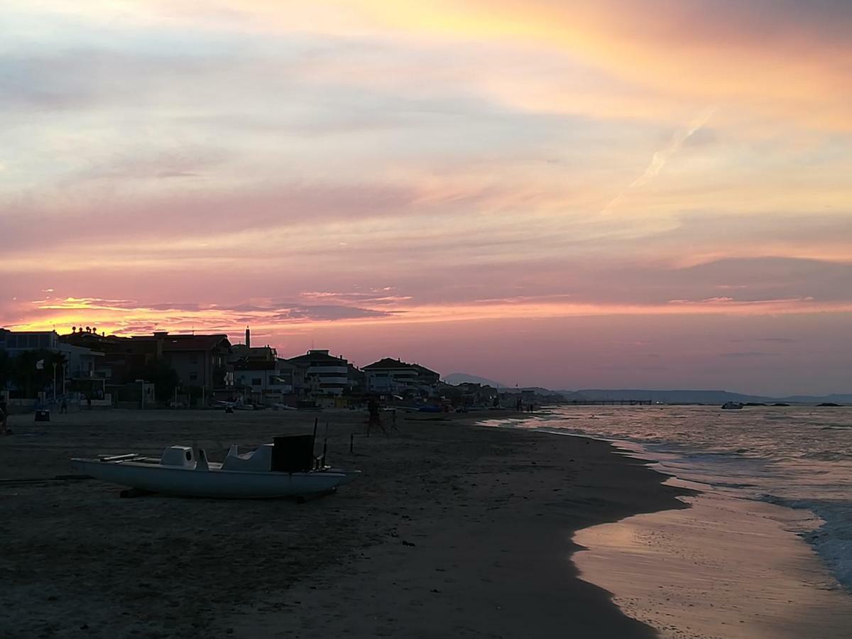 Appartamento Alba Rosa Francavilla Al Mare Exterior foto